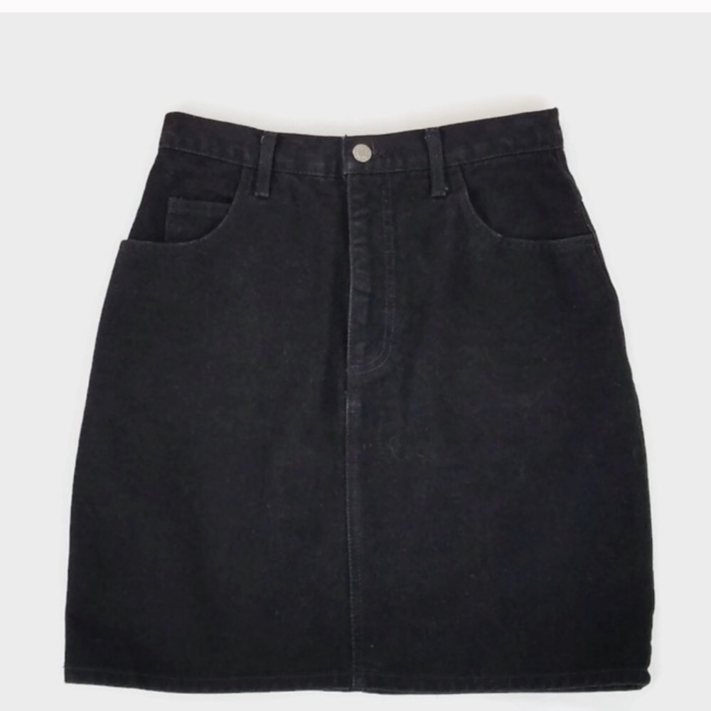 Perfect condition vintage Guess black denim skirt